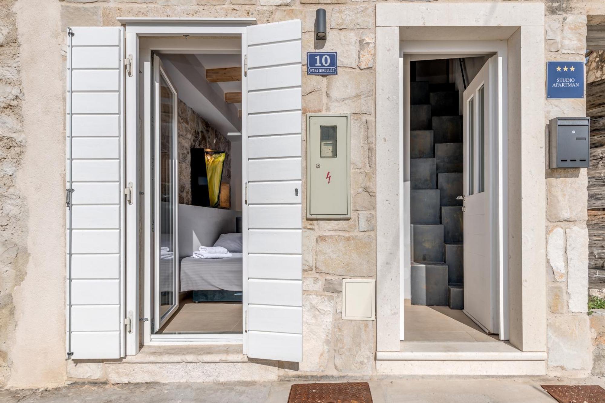 Tiny Secret House Apartment Komiza Exterior photo