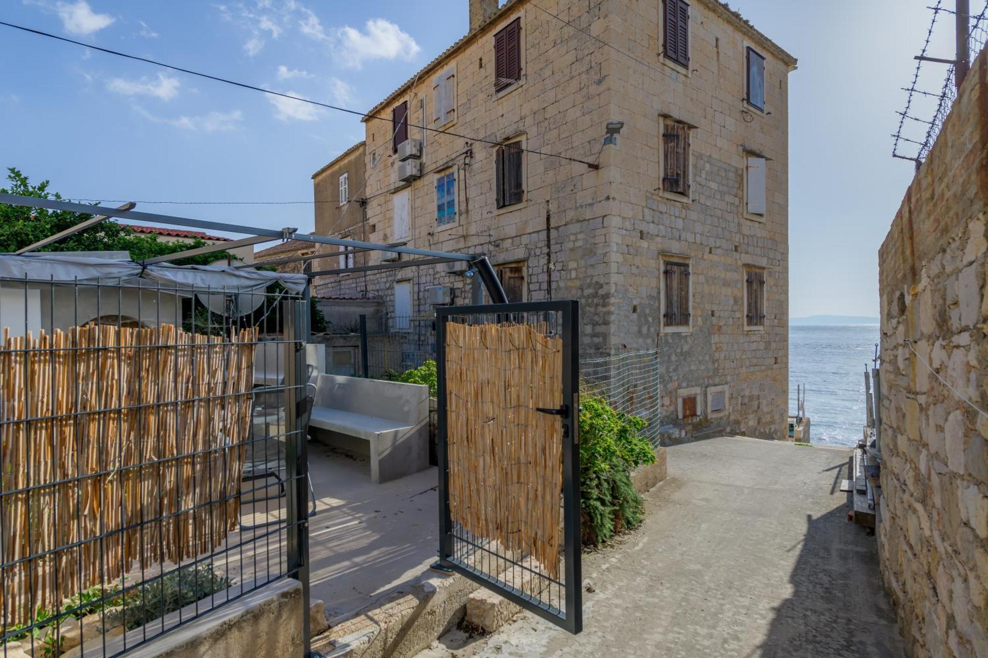 Tiny Secret House Apartment Komiza Exterior photo